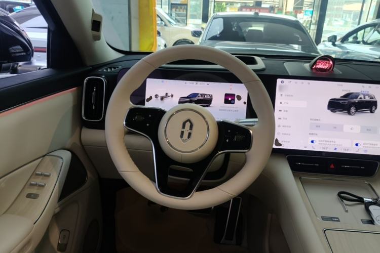 Used Hima AITO M8 2025 Extended-Range Max Version 37 kWh 6-Seater Steering Wheel
