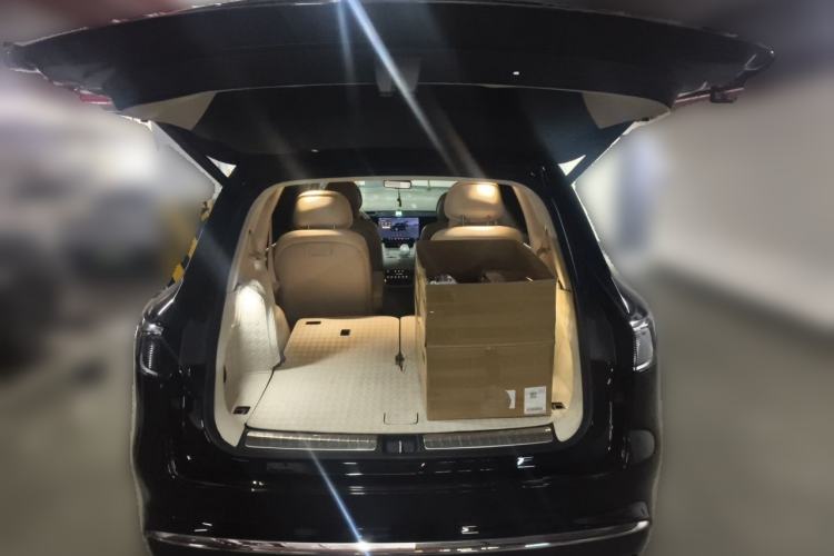 Used Hima AITO M8 2025 Extended-Range Ultra Version 53.4 kWh 6-Seater Edition Trunk
