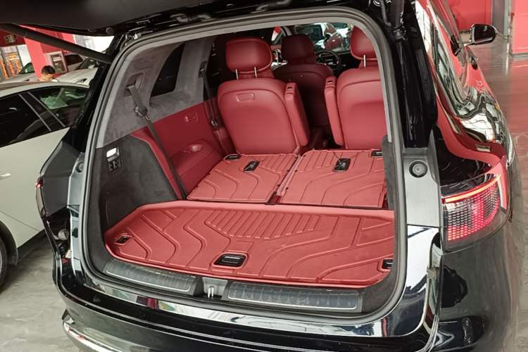 Used Hima AITO M8 2025 Extended-Range Max+ Version 53.4 kWh 6-Seater Edition Trunk