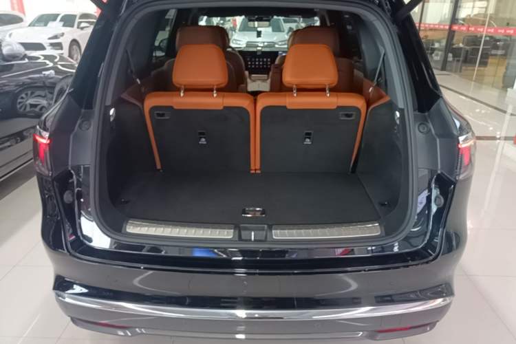 Used Hima AITO M8 2025 Extended-Range Max+ Version 53.4 kWh 6-Seater Edition Trunk