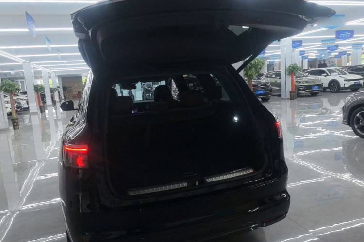 Used Hima AITO M8 2025 Extended-Range Ultra Version 53.4 kWh 5-Seater Edition Trunk