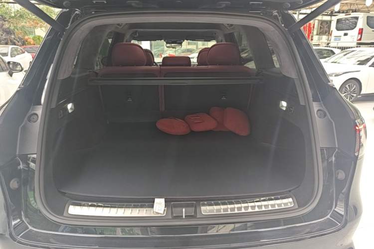 Used Hima AITO M8 2025 Extended-Range Max+ Version 53.4 kWh 5-Seater Edition Trunk