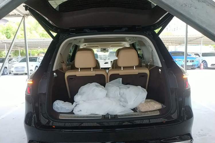 Used Hima AITO M8 2025 Extended-Range Ultra Version 53.4 kWh 6-Seater Edition Trunk