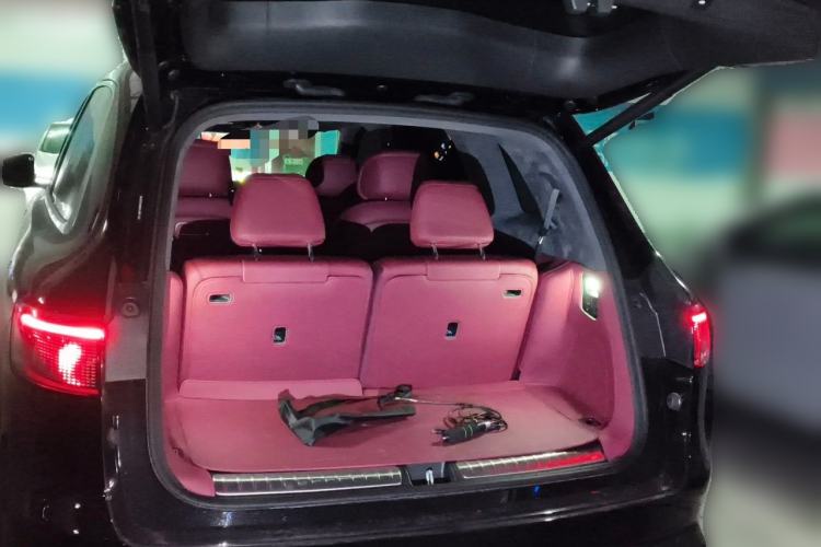 Used Hima AITO M8 2025 Extended-Range Max+ Version 53.4 kWh 6-Seater Edition Trunk