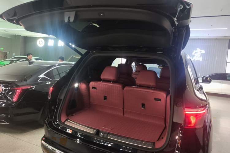 Used Hima AITO M8 2025 Model Pure Electric Max+ Six-Seat Four-Wheel-Drive Version Trunk