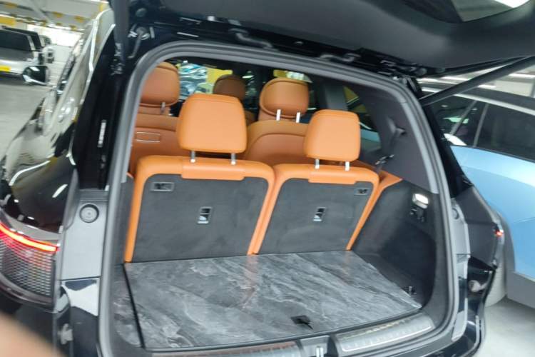 Used Hima AITO M8 2025 Extended-Range Max+ Version 53.4 kWh 6-Seater Edition Trunk