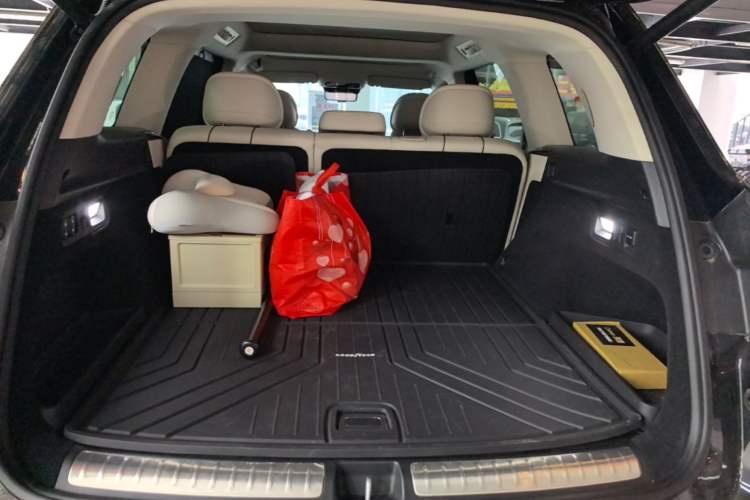 Used Hima AITO M8 2025 Extended-Range Max+ Version 53.4 kWh 5-Seater Edition Trunk