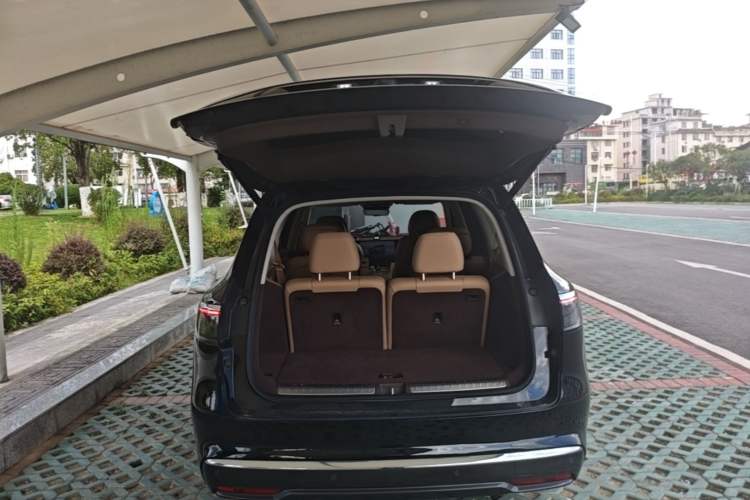 Used Hima AITO M8 2025 Extended-Range Ultra Version 53.4 kWh 6-Seater Edition Trunk