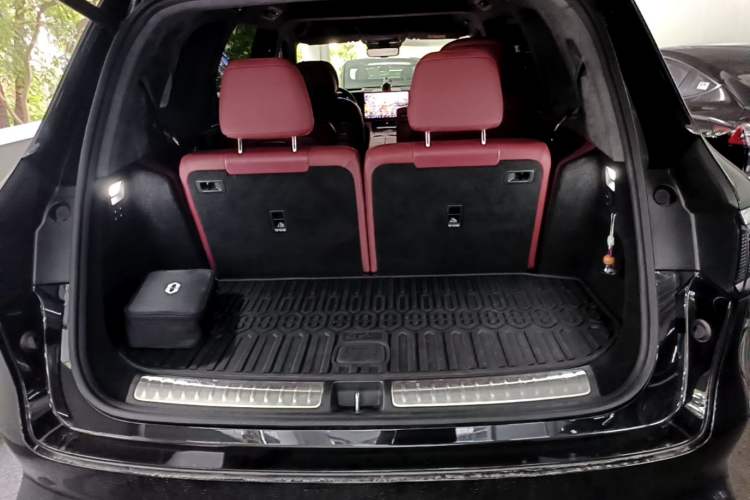 Used Hima AITO M8 2025 Extended-Range Max+ Version 53.4 kWh 6-Seater Edition Trunk