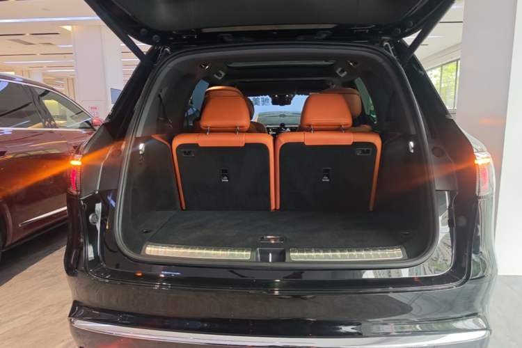 Used Hima AITO M8 2025 Extended-Range Max+ Version 53.4 kWh 6-Seater Edition Trunk