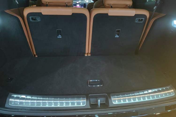 Used Hima AITO M8 2025 Extended-Range Max+ Version 53.4 kWh 6-Seater Edition Trunk