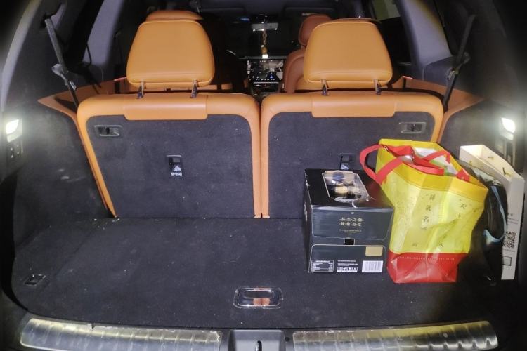 Used Hima AITO M8 2025 Extended-Range Max+ Version 53.4 kWh 6-Seater Edition Trunk