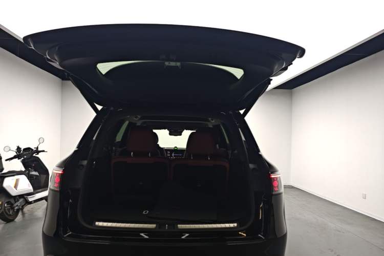 Used Hima AITO M8 2025 Extended-Range Max+ Version 53.4 kWh 6-Seater Edition Trunk