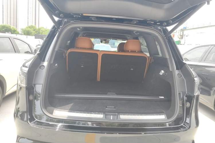 Used Hima AITO M8 2025 Extended-Range Max Version 37 kWh 5-Seater Trunk