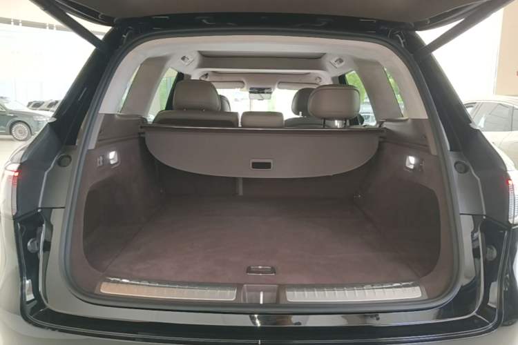 Used Hima AITO M8 2025 Model Pure Electric Max+ Five-Seat Long-Range Version Trunk