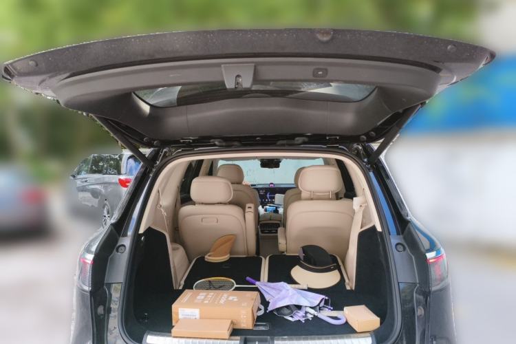 Used Hima AITO M8 2025 Extended-Range Max+ Version 53.4 kWh 6-Seater Edition Trunk