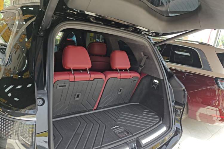 Used Hima AITO M8 2025 Extended-Range Max+ Version 53.4 kWh 6-Seater Edition Trunk