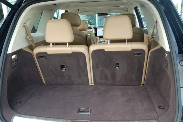 Used Hima AITO M8 2025 Extended-Range Ultra Version 53.4 kWh 6-Seater Edition Trunk