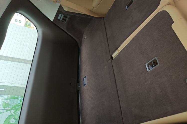 Used Hima AITO M8 2025 Extended-Range Ultra Version 53.4 kWh 6-Seater Edition Trunk