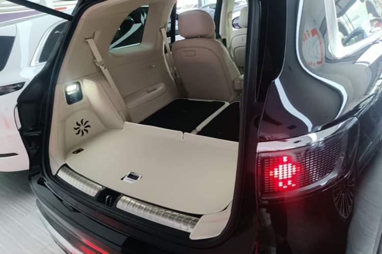 Used Hima AITO M8 2025 Extended-Range Max Version 37 kWh 6-Seater Trunk
