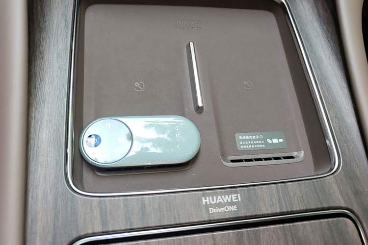 Used Hima AITO M8 2025 Model, Pure Electric Max+ Six-Seat Long-Range Version Vehicle Key