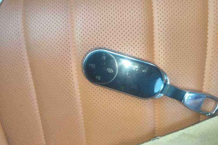 Used Hima AITO M8 2025 Extended-Range Max+ Version 53.4 kWh 6-Seater Edition Vehicle Key