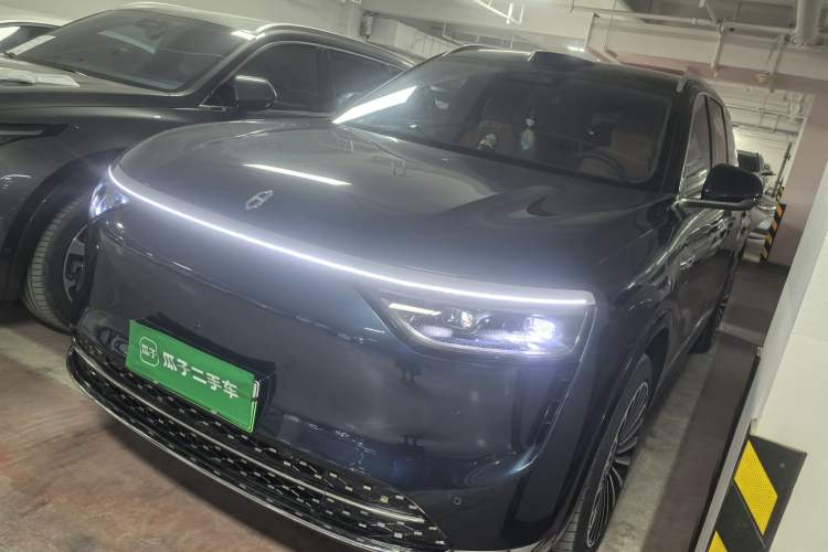 Hima AITO M8 2025 Extended-Range Ultra Version 53.4 kWh 6-Seater Edition