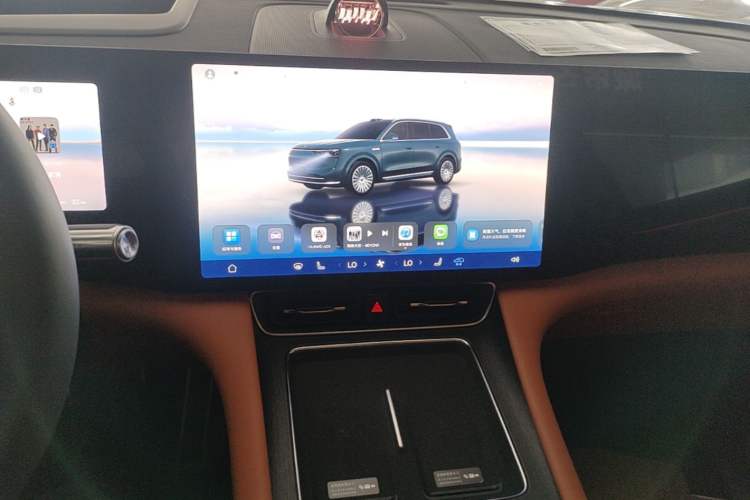 Used Hima AITO M8 2025 Extended-Range Ultra Version 53.4 kWh 5-Seater Edition Audio And AC Panel