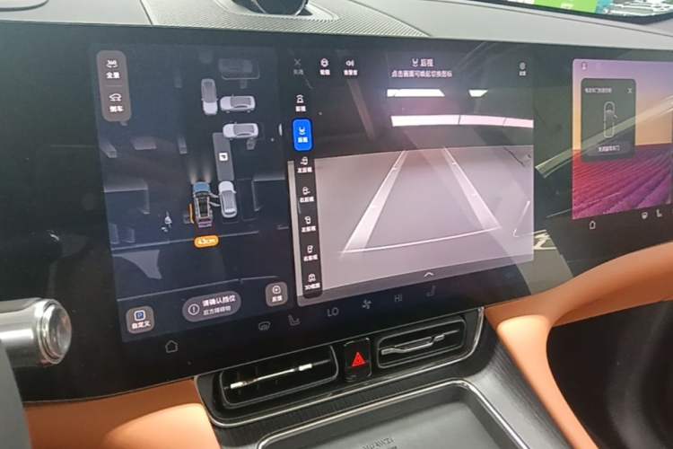 Used Hima AITO M8 2025 Extended-Range Ultra Version 53.4 kWh 6-Seater Edition Audio And AC Panel