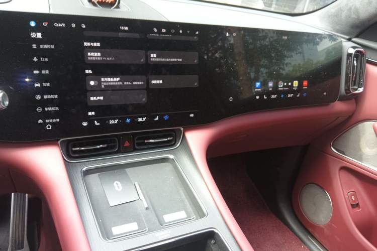 Used Hima AITO M8 2025 Extended-Range Max+ Version 53.4 kWh 6-Seater Edition Audio And AC Panel
