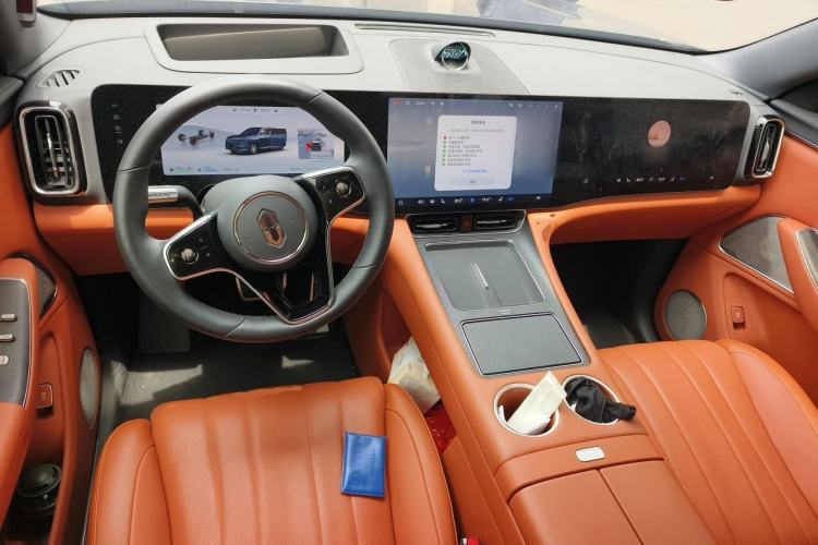 Used Hima AITO M8 2025 Extended-Range Max+ Version 53.4 kWh 6-Seater Edition Center Console