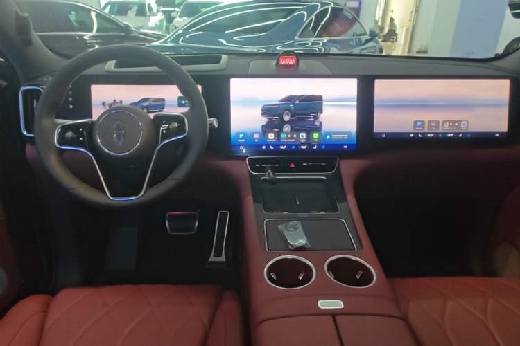 Used Hima AITO M8 2025 Extended-Range Ultra Version 53.4 kWh 5-Seater Edition Center Console