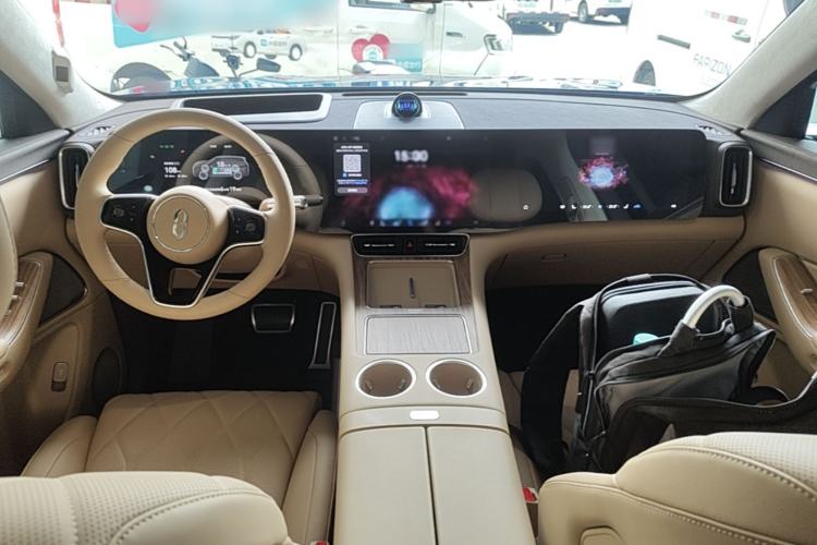 Used Hima AITO M8 2025 Extended-Range Max+ Version 53.4 kWh 5-Seater Edition Center Console