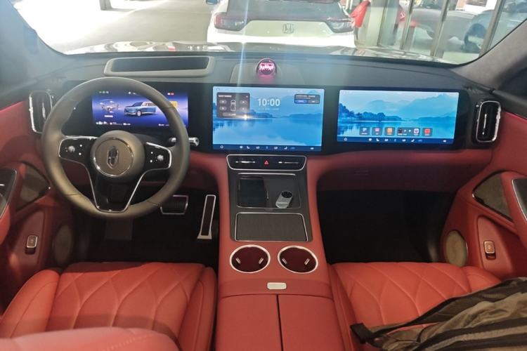 Used Hima AITO M8 2025 Extended-Range Ultra Version 53.4 kWh 5-Seater Edition Center Console