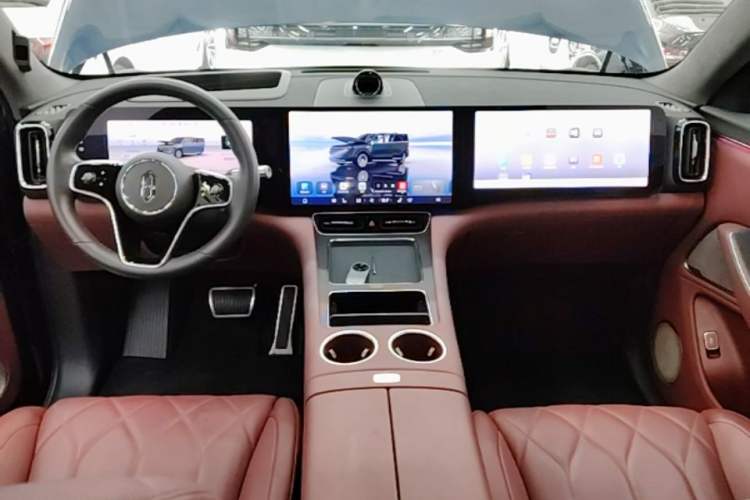Used Hima AITO M8 2025 Extended-Range Ultra Version 53.4 kWh 5-Seater Edition Center Console