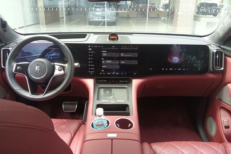 Used Hima AITO M8 2025 Extended-Range Max+ Version 53.4 kWh 6-Seater Edition Center Console