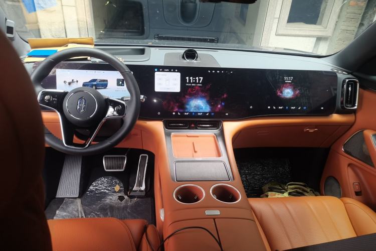 Used Hima AITO M8 2025 Extended-Range Ultra Version 53.4 kWh 6-Seater Edition Center Console