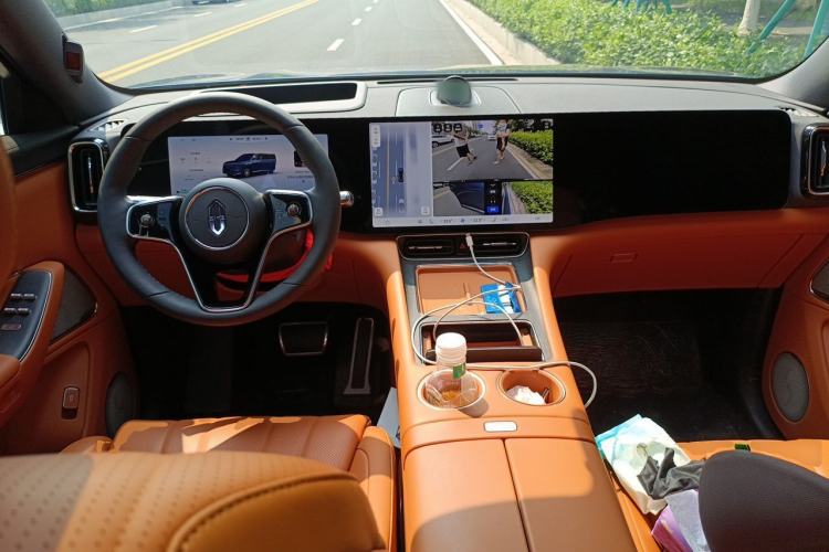 Used Hima AITO M8 2025 Extended-Range Max+ Version 53.4 kWh 6-Seater Edition Center Console