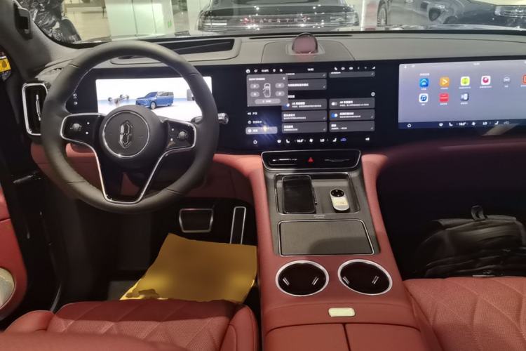 Used Hima AITO M8 2025 Extended-Range Ultra Version 53.4 kWh 5-Seater Edition Center Console