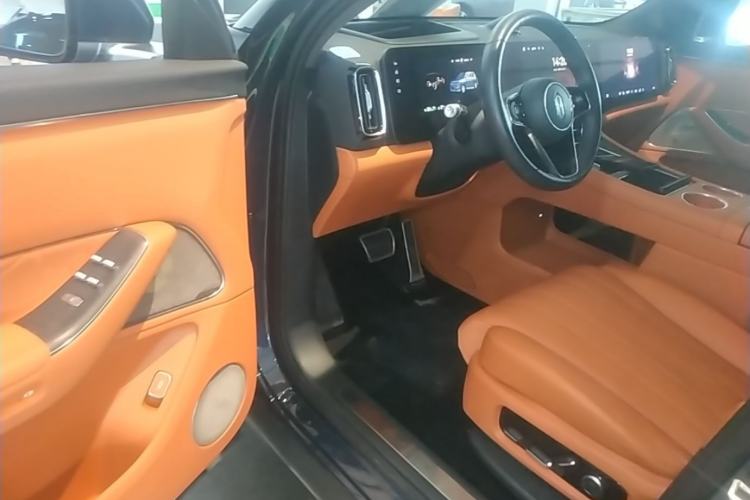 Used Hima AITO M8 2025 Extended-Range Max+ Version 53.4 kWh 5-Seater Edition Driver Seat
