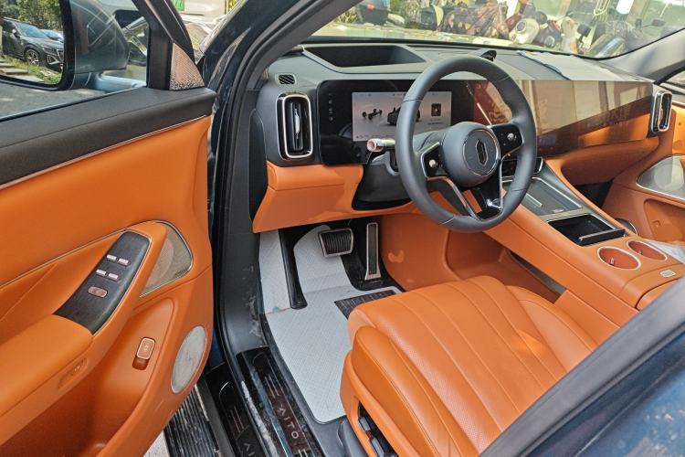 Used Hima AITO M8 2025 Extended-Range Max+ Version 53.4 kWh 6-Seater Edition Driver Seat