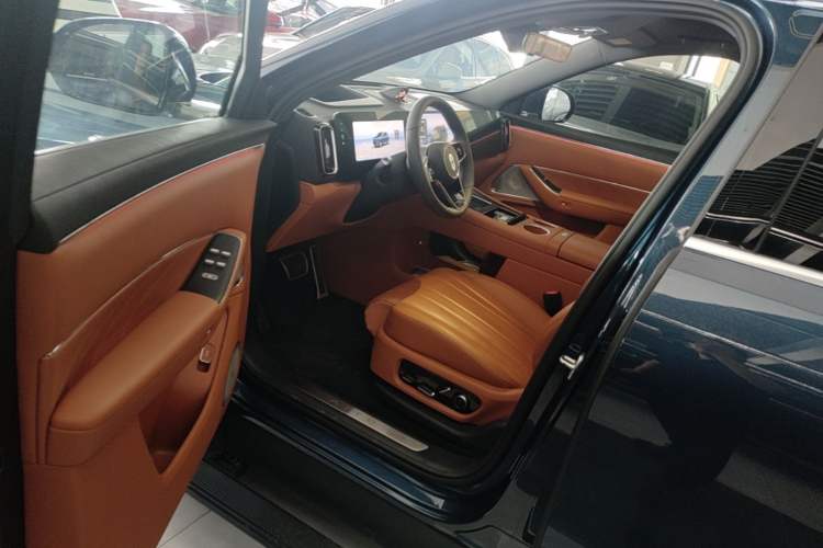 Used Hima AITO M8 2025 Extended-Range Ultra Version 53.4 kWh 5-Seater Edition Driver Seat