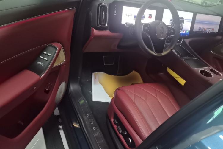 Used Hima AITO M8 2025 Extended-Range Ultra Version 53.4 kWh 5-Seater Edition Driver Seat