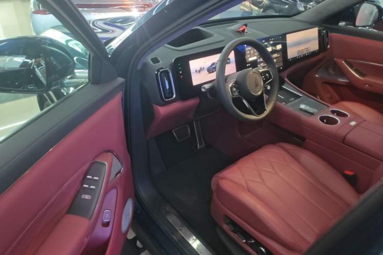 Used Hima AITO M8 2025 Extended-Range Ultra Version 53.4 kWh 5-Seater Edition Driver Seat