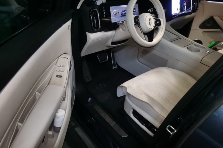 Used Hima AITO M8 2025 Extended-Range Max+ Version 53.4 kWh 5-Seater Edition Driver Seat