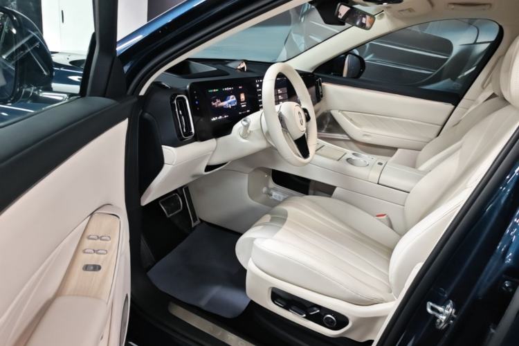 Used Hima AITO M8 2025 Extended-Range Ultra Version 53.4 kWh 6-Seater Edition Driver Seat