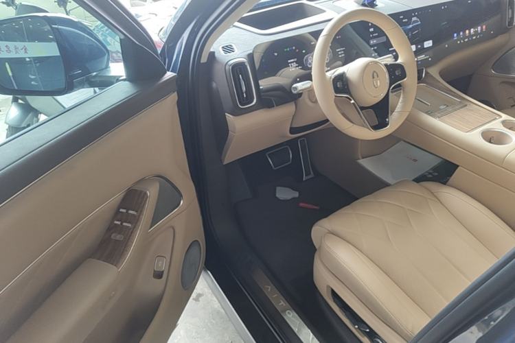 Used Hima AITO M8 2025 Extended-Range Max+ Version 53.4 kWh 5-Seater Edition Driver Seat
