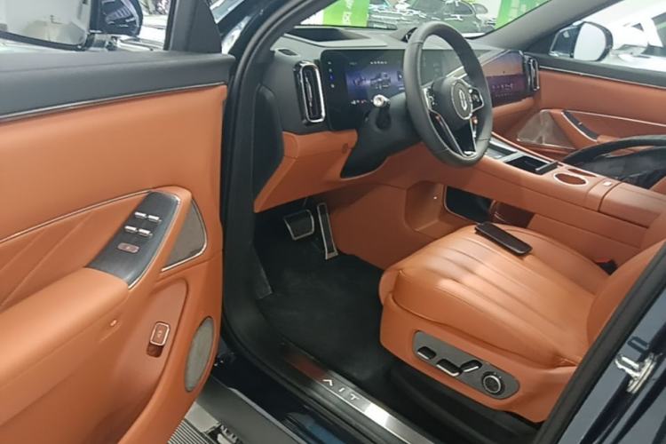 Used Hima AITO M8 2025 Extended-Range Ultra Version 53.4 kWh 6-Seater Edition Driver Seat