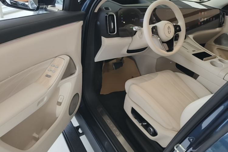 Used Hima AITO M8 2025 Extended-Range Max+ Version 53.4 kWh 6-Seater Edition Driver Seat