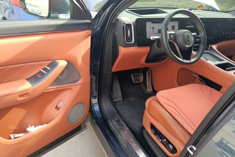 Used Hima AITO M8 2025 Extended-Range Max+ Version 53.4 kWh 5-Seater Edition Driver Seat